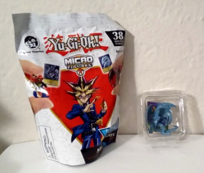 1 BRAND NEW MICRO YuGiOh Mini BLUE EYES WHITE DRAGON Figure With Card-image