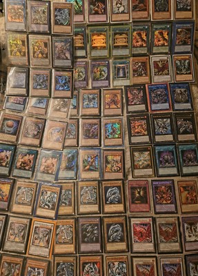 Huge Yugioh holo rare Card Collection Lot 500+ cards Vintage/Modern-image
