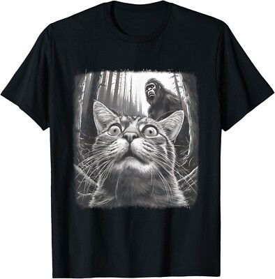 Surprised Scared Cat Selfie With Sasquatsch Bigfoot 0D4ERF T-Shirt-image
