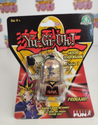 Yu-Gi-Oh! Yugioh Keychain Series 1 Dark Magician 1996 Basic Fun Transformable-image