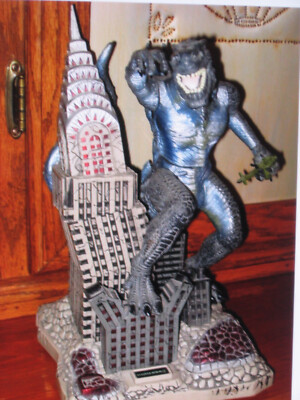 1998 GODZILLA MONSTER ROARING,MOTION,LIGHT UP COIN BANK & 2006 MEN LARGE T-SHIRT-image