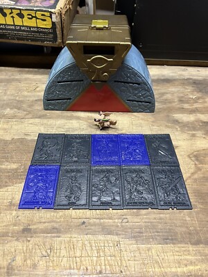 1996 Kazuki Takahashi Yu-Gi-Oh Battle Arena Carrying Case 1 Figure 10 Cards-image