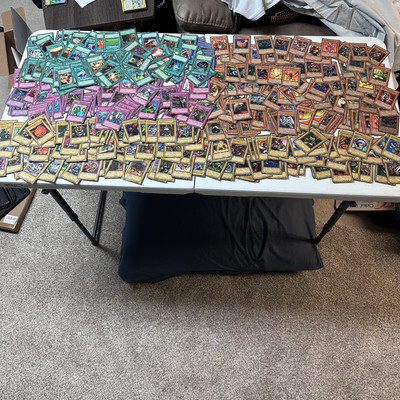 Yugioh Card Huge Lot 400-500 Cards With Yugioh Lunchbox-image