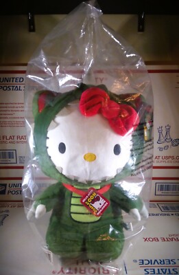😻 KIDROBOT x HELLO KITTY KAIJU COSPLAY 15