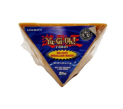 YUGIOH CANDY PIRAMID DIE-CAST MEDALLION  1996 TOPPS KAZUKI TAKAHASHI -image