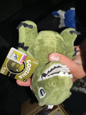 SDCC 2024 GODZILLA OLIVE GREEN 6