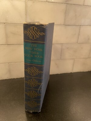 The New York Times Cookbook By Craig Claiborne 1961 Hardcover B&W Photos 717 Pgs-image
